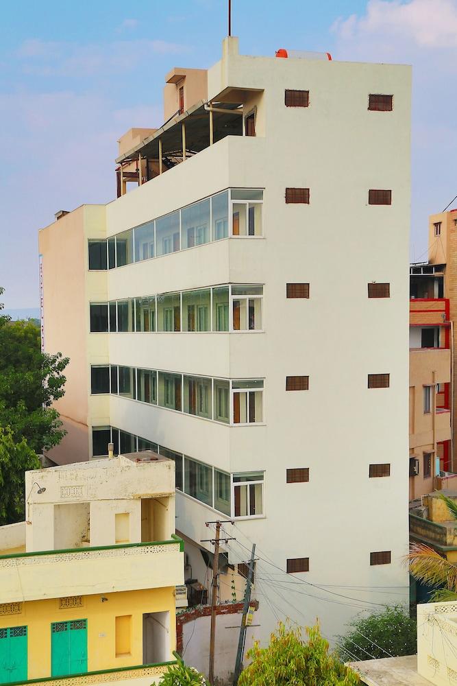 Hotel Royal Palm - A Budget Hotel In Udaipur Bagian luar foto