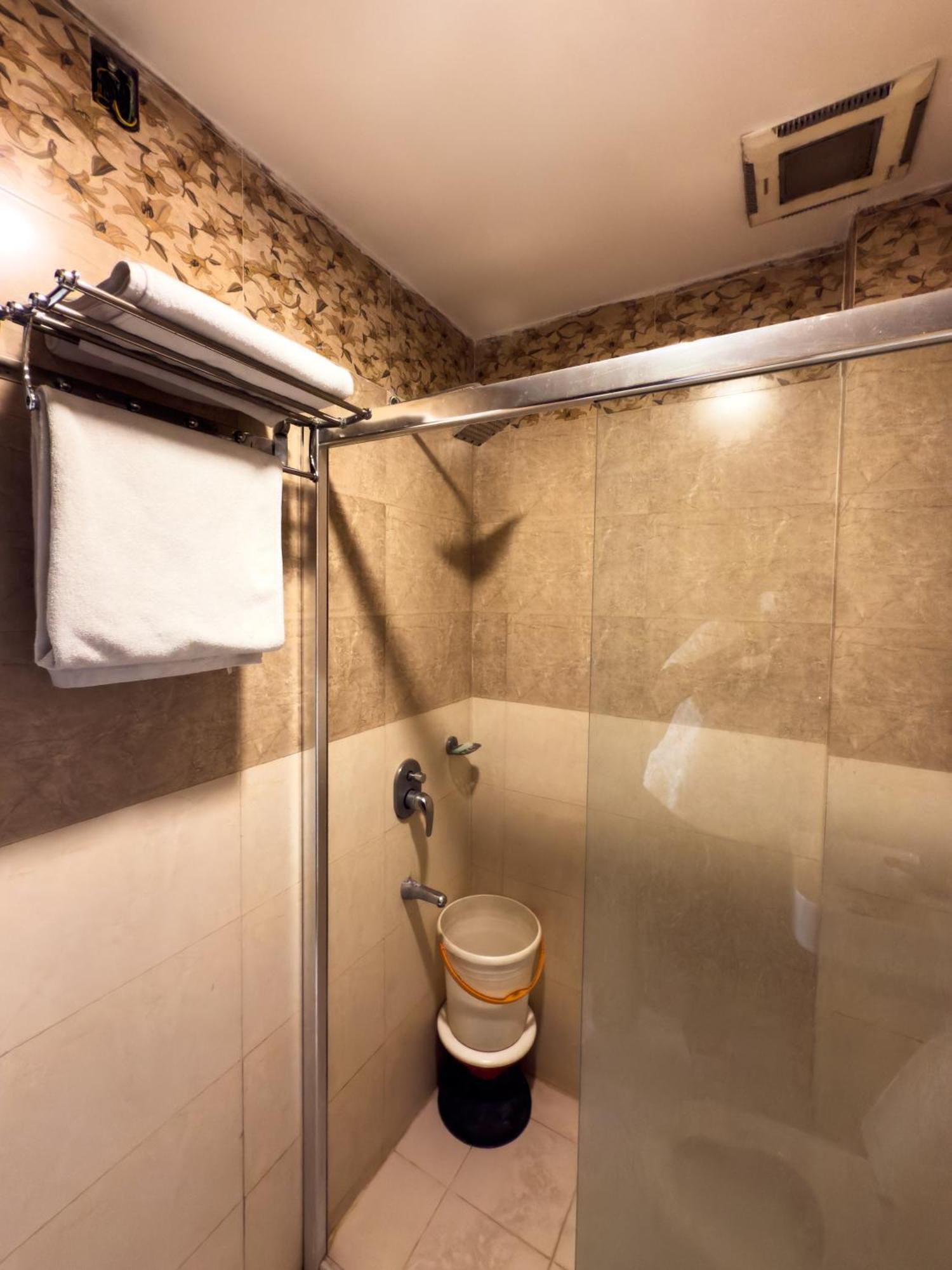 Hotel Royal Palm - A Budget Hotel In Udaipur Bagian luar foto