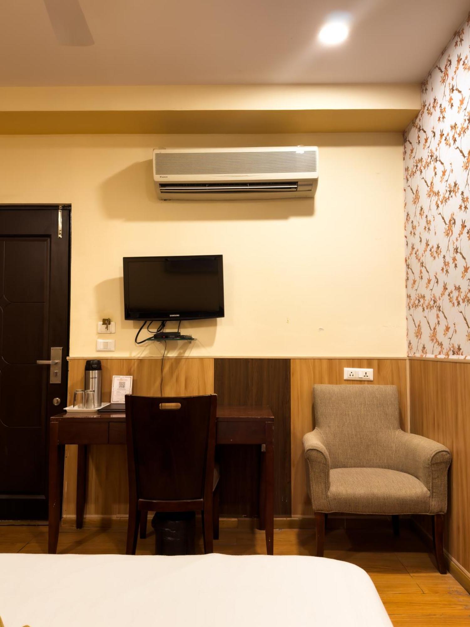 Hotel Royal Palm - A Budget Hotel In Udaipur Bagian luar foto