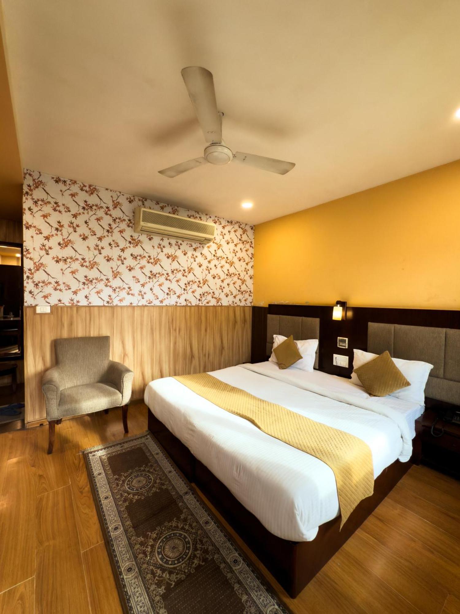 Hotel Royal Palm - A Budget Hotel In Udaipur Bagian luar foto