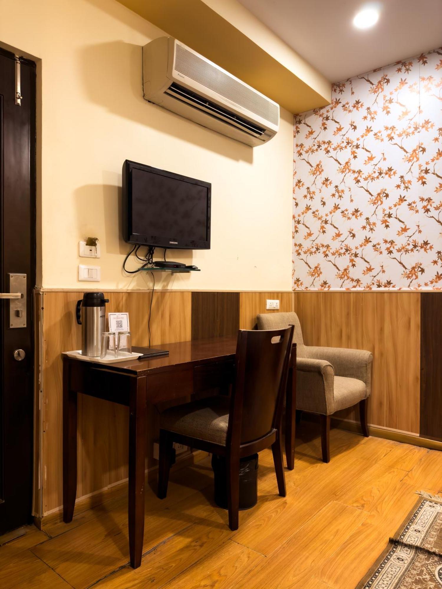 Hotel Royal Palm - A Budget Hotel In Udaipur Bagian luar foto