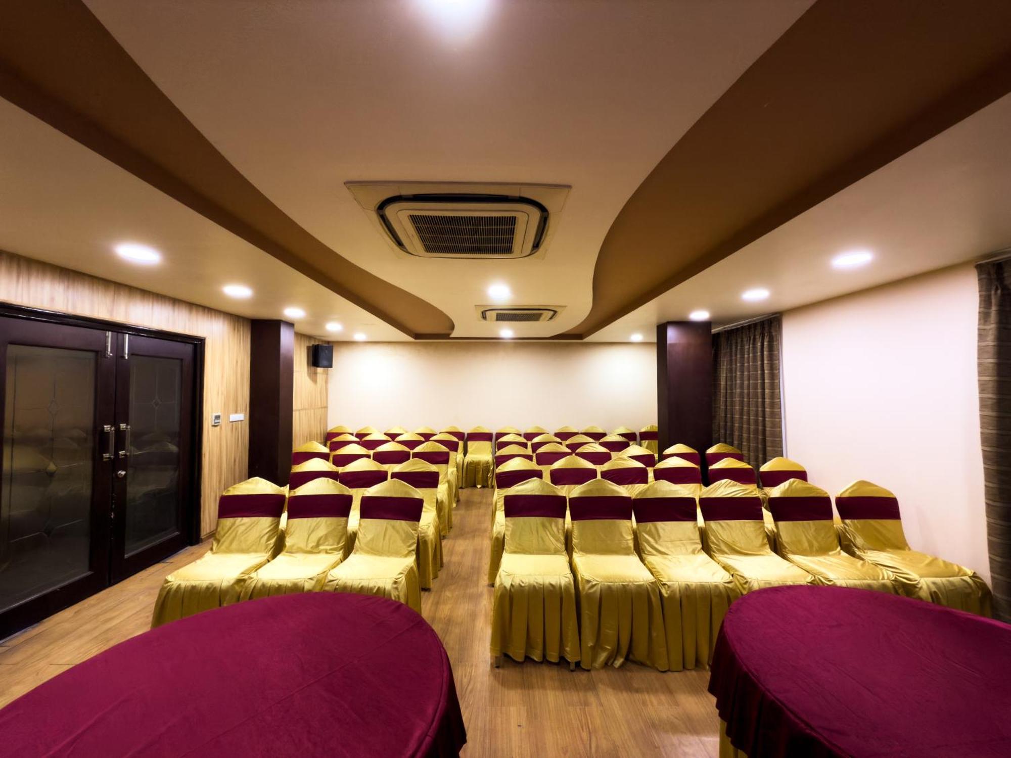 Hotel Royal Palm - A Budget Hotel In Udaipur Bagian luar foto