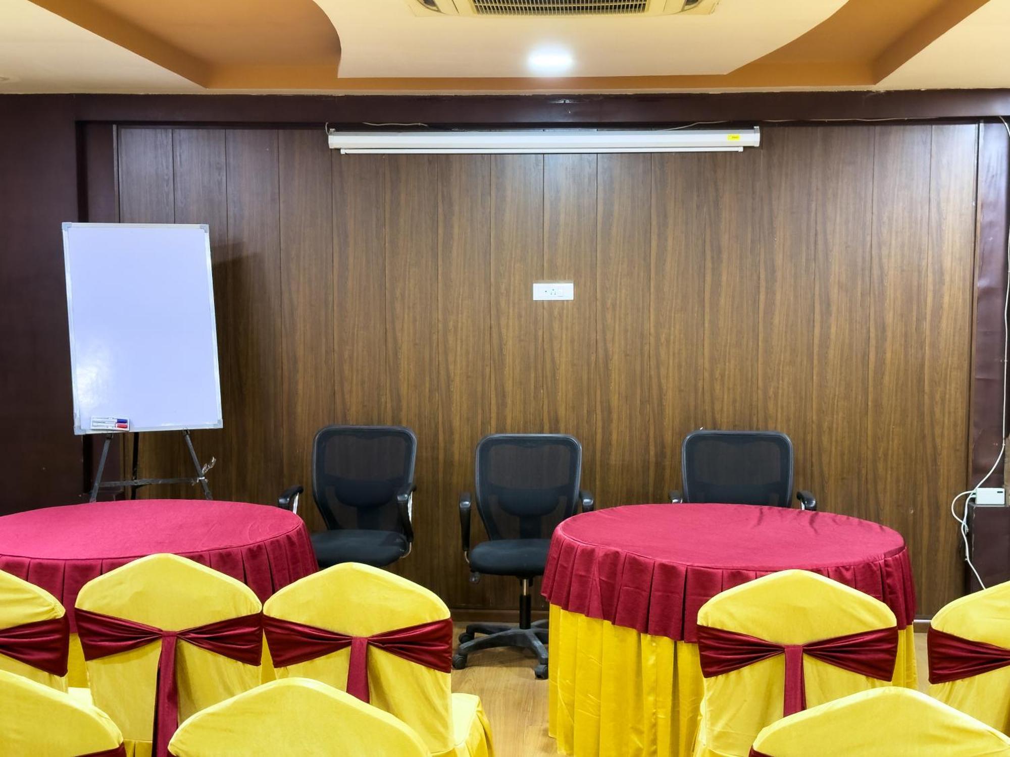 Hotel Royal Palm - A Budget Hotel In Udaipur Bagian luar foto