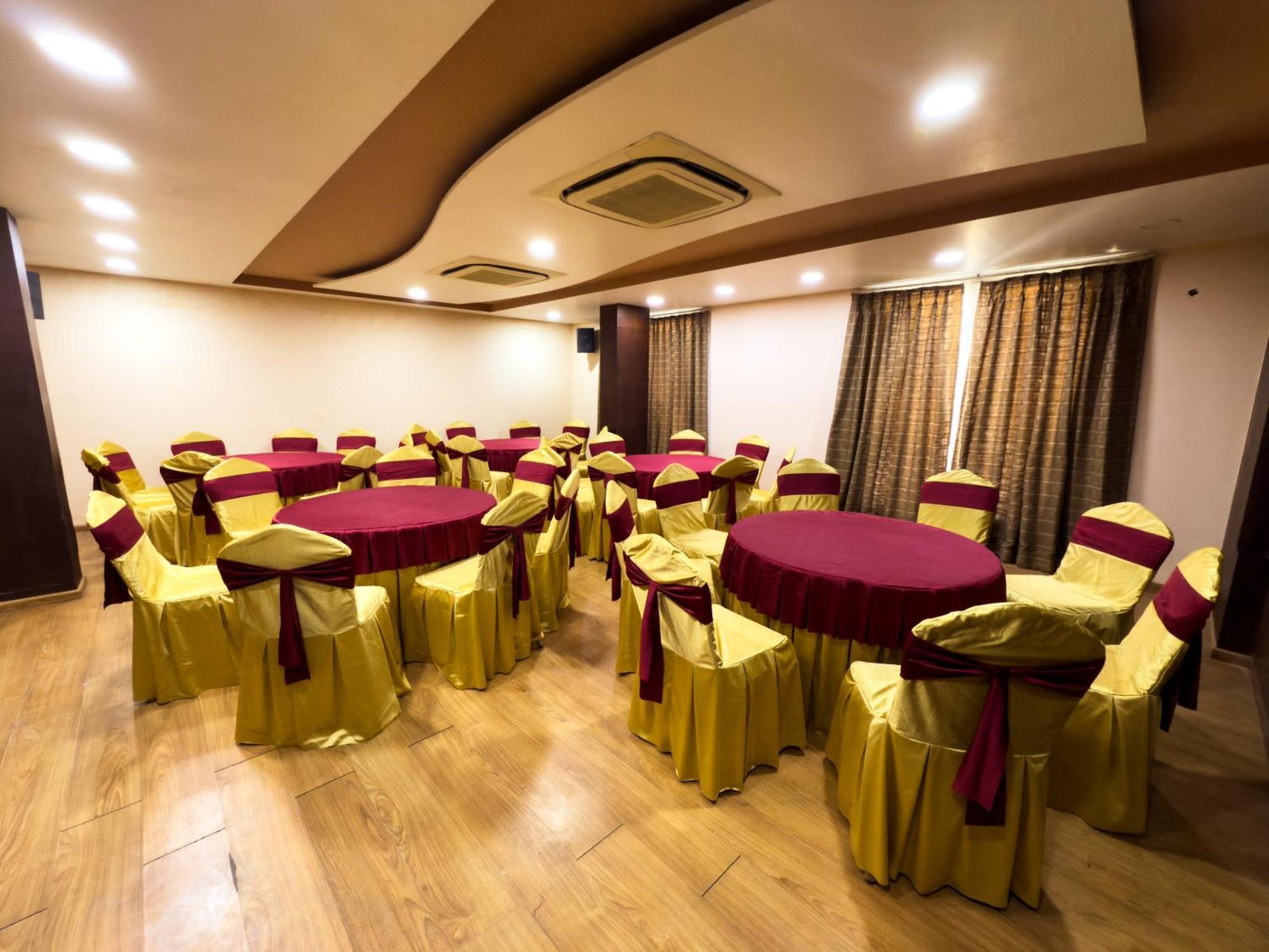 Hotel Royal Palm - A Budget Hotel In Udaipur Bagian luar foto