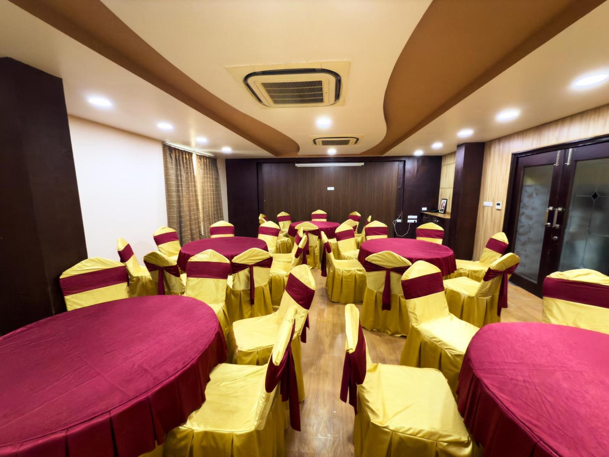 Hotel Royal Palm - A Budget Hotel In Udaipur Bagian luar foto