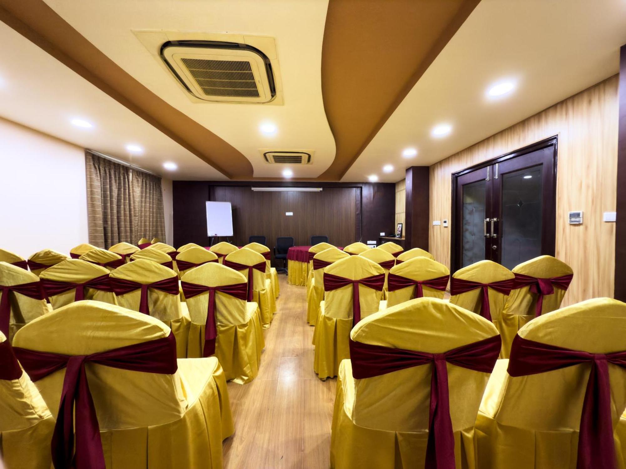 Hotel Royal Palm - A Budget Hotel In Udaipur Bagian luar foto