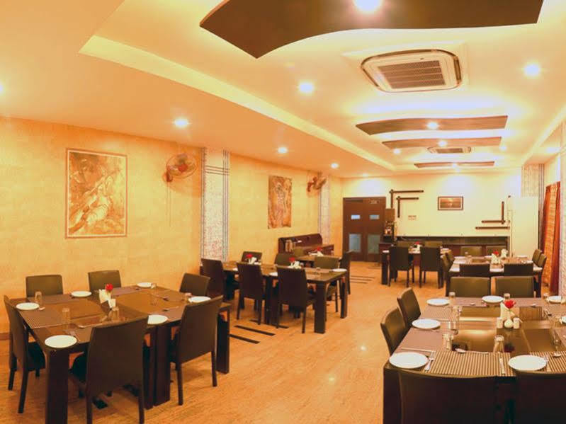Hotel Royal Palm - A Budget Hotel In Udaipur Bagian luar foto