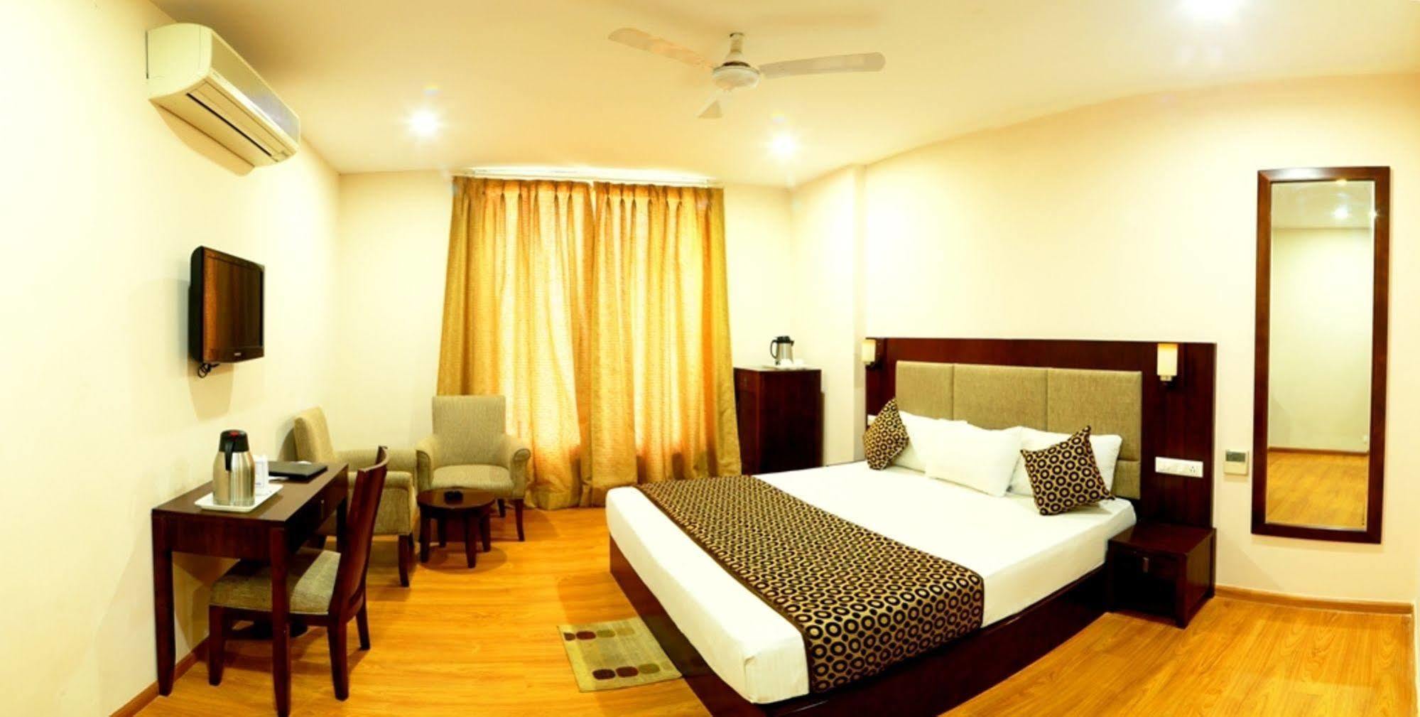 Hotel Royal Palm - A Budget Hotel In Udaipur Bagian luar foto
